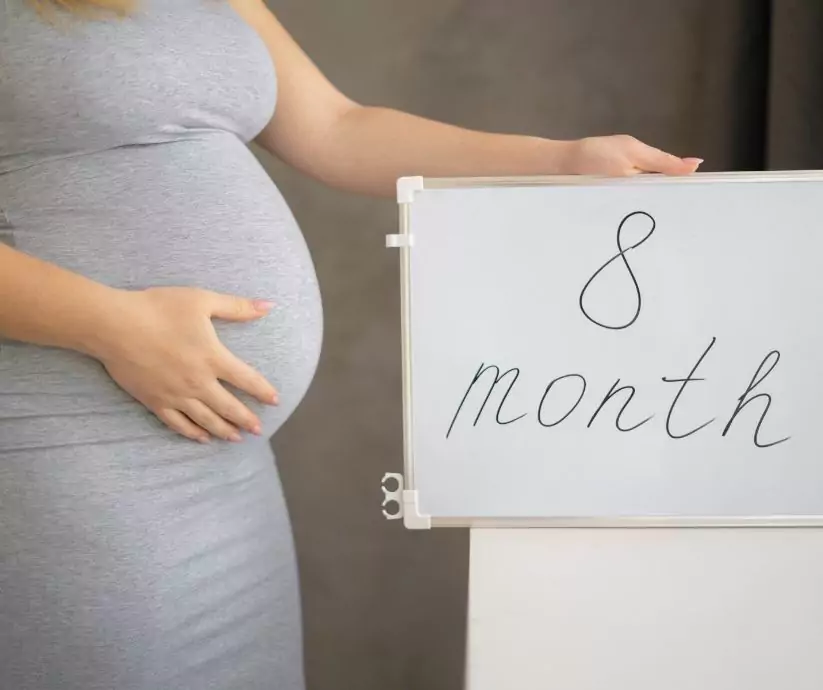 Ósmy miesiąc ciąży, zmiany w organiźmie kobiety - blog helloskarbie.pl