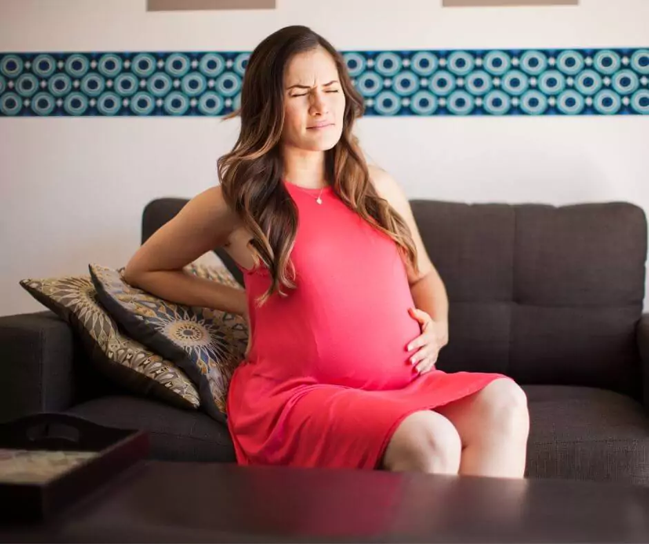 Jak radzić sobie z bólem pleców podczas ciąży - blog helloskarbie.pl