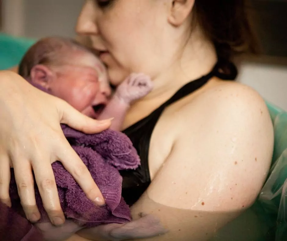 Immersja wodna, czyli poród do wody - blog helloskarbie.pl