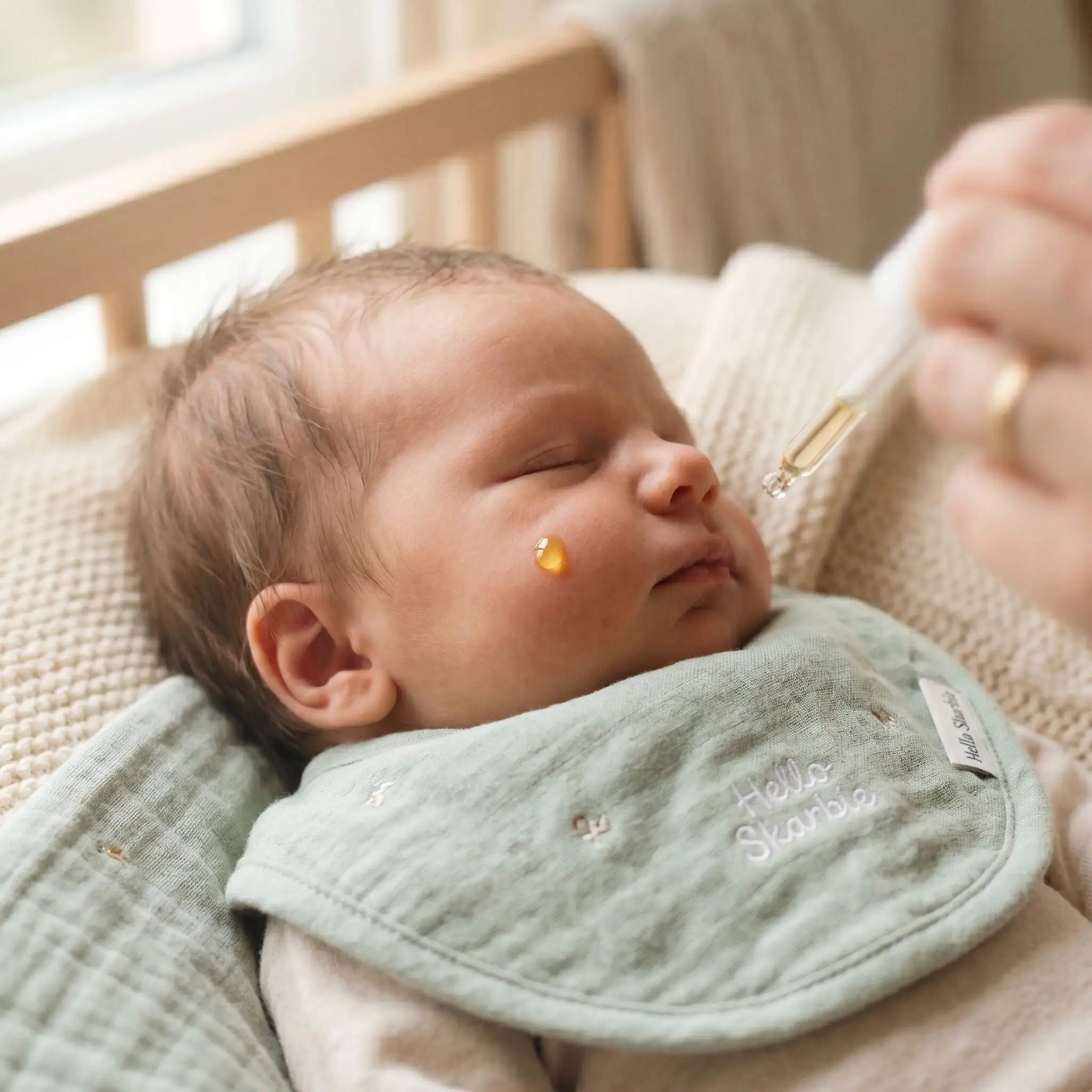 Co zrobić gdy kropla witaminy spadła na twarz dziecka? | blog helloskarbie.pl