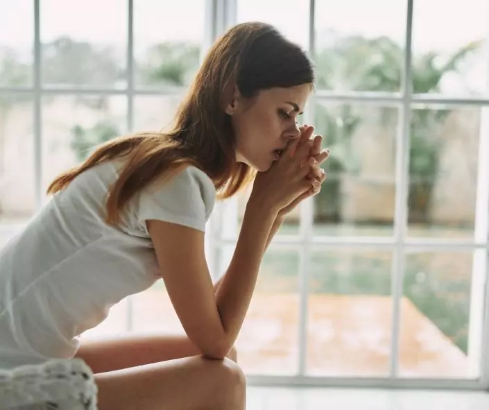 Jakie są niepokojące objawy w pierwszym miesiącu ciąży? - blog helloskarbie.pl