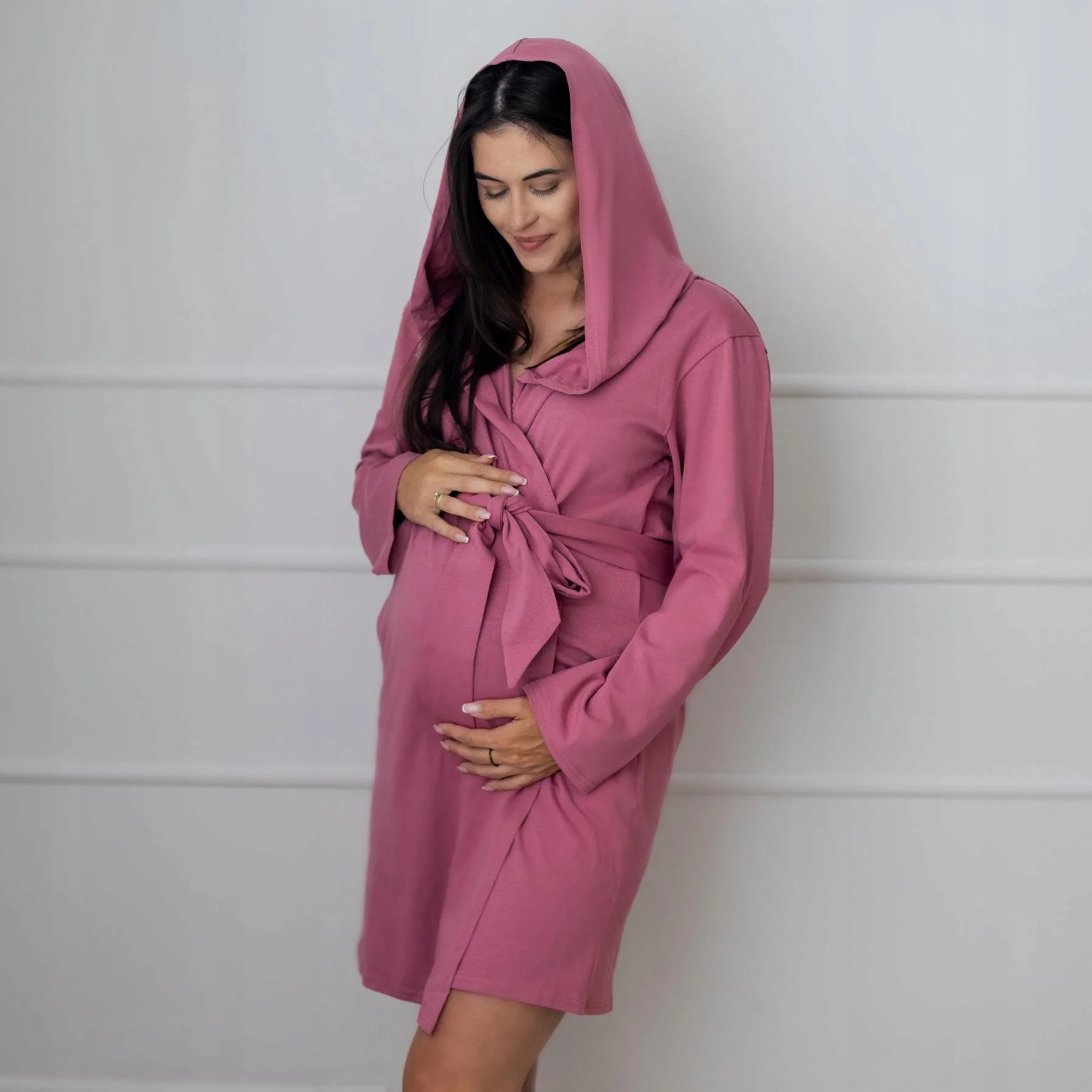 Wygodny szlafrok do szpitala dla mamy na poród uniwersalny kaptur różowy