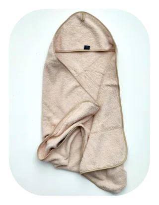 OKRYCIE KĄPIELOWE Z KAPTURKIEM 75/75 1334 BEŻ